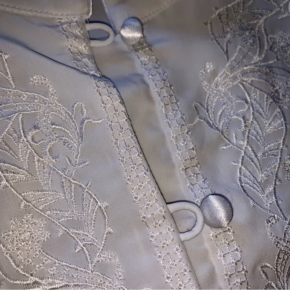 Vintage White Embroidered Mandarin Collar Blouse - Picture 8 of 11